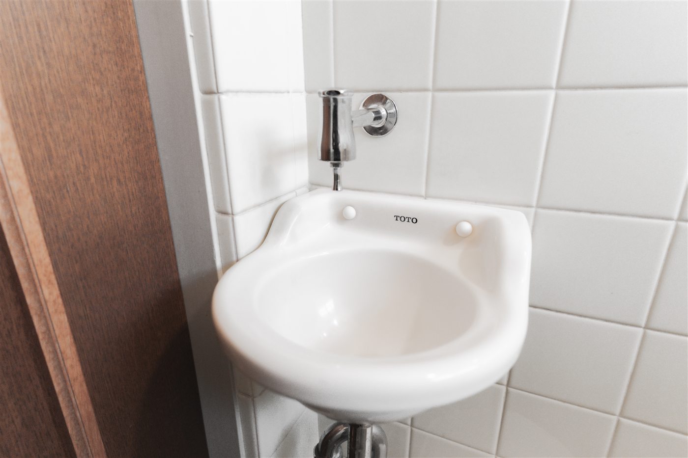 Hand basin